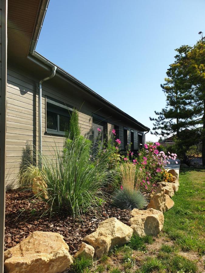 לינה וארוחת בוקר Laubressel Cosy Wood House מראה חיצוני תמונה