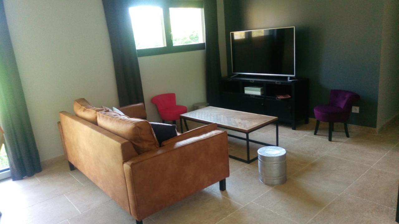 לינה וארוחת בוקר Laubressel Cosy Wood House מראה חיצוני תמונה